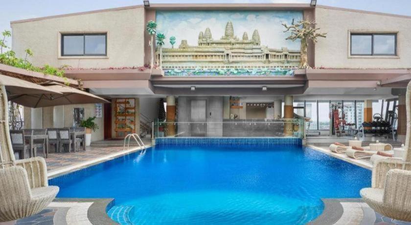 Essence Hotel-Phnom Penh Exterior photo