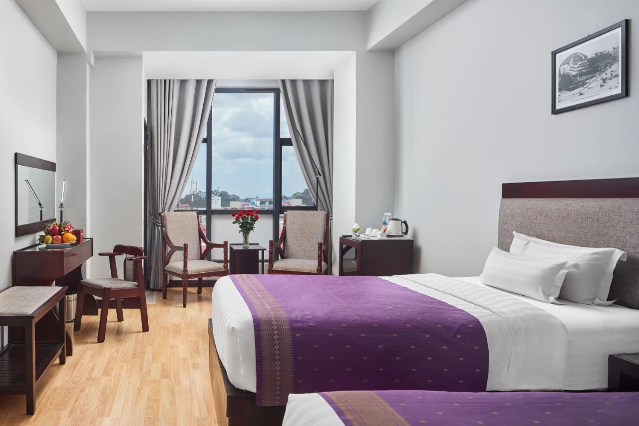Essence Hotel-Phnom Penh Exterior photo